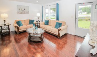 40 Grove Pl, Danbury, CT 06810