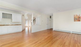 4 Christopher Dr, Lincoln, RI 02865