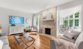 53 Essex Rd, Bedford, NH 03110