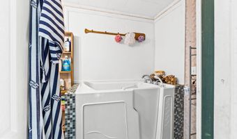 2686 Mona Ln, Alford, FL 32420