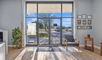 1271 S Broad St, Wallingford, CT 06492