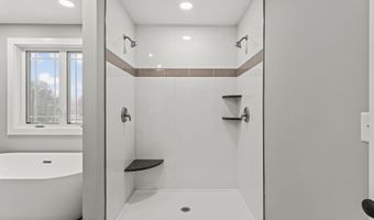 91 Raymond Rd, Auburn, NH 03032