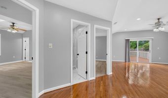 4906 UPLAND Dr, Alexandria, VA 22310