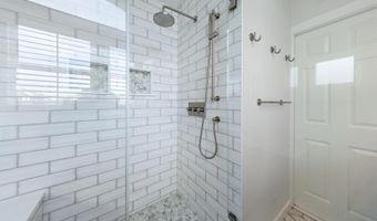 706 S BAY Ave, Beach Haven, NJ 08008
