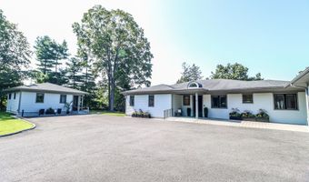 13 Kellogg St, Brookfield, CT 06804