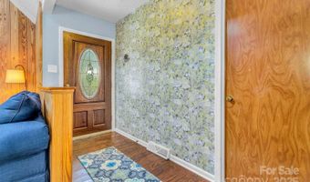5 Fairway Dr, Arden, NC 28704