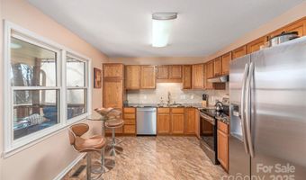 32 Foxberry Dr, Arden, NC 28704