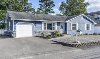 745 Halliard Ave, Beachwood, NJ 08722