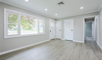 31 Forbes St, East Providence, RI 02915