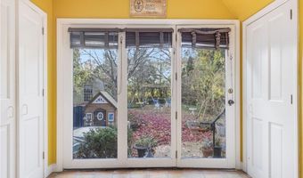 73 Thames St 1, Newport, RI 02840