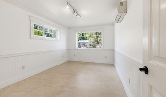 524 Drager St, Ashland, OR 97520
