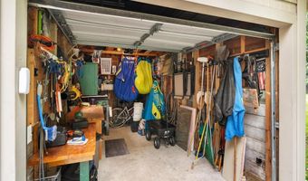 9093 Lake St, Alanson, MI 49706