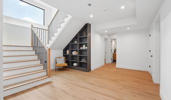 8302 ROBEY Ave, Annandale, VA 22003
