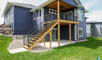 1604 W River Bend St, Brandon, SD 57005