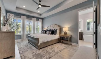7420 PARADISO Dr, Apollo Beach, FL 33572