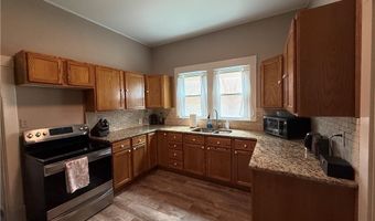 619 N 10th St, Atchison, KS 66002