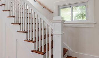 17 S Airmont Rd, Airmont, NY 10901