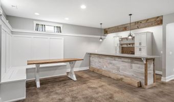 5962 Deer Hollow Rd, Auburn, IN 46706