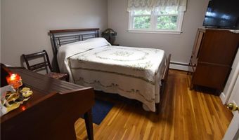 13 Cozy Ln, Cumberland, RI 02864