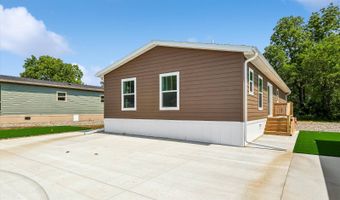 7368 NE BERWICK Dr 2, Ankeny, IA 50021