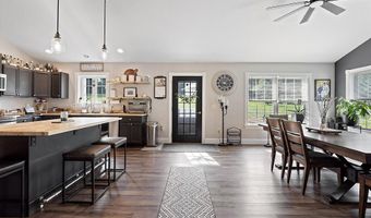 15 Fieldstone Dr, Augusta, ME 04330