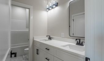 240 Michelle Dr, Beebe, AR 72012