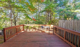38 Woodside Dr, Albany, NY 12208