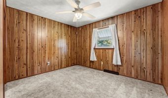 211 S Main St, Argenta, IL 62501