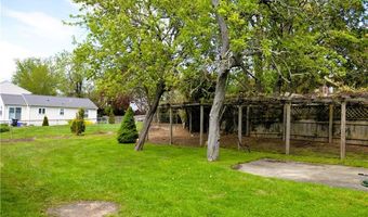 153 Mt Hope Ave, Bristol, RI 02809