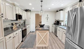 55 Kelley Rd, Batesville, AR 72501