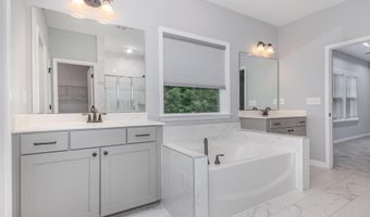 2914 Farmhouse Dr, Apex, NC 27502
