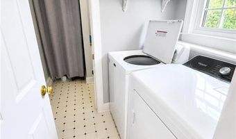 30 Gibson Ave, Narragansett, RI 02882