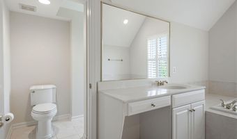 9 FRANKLIN St, Alexandria, VA 22314