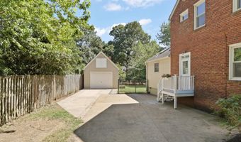 2323 N BURLINGTON St, Arlington, VA 22207