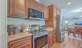 208 Catfish Landing Cir, Bonneau, SC 29431