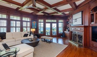 135 Cliff Dr, Narragansett, RI 02882