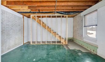1744 Parkview Dr, Bedford, IN 47421