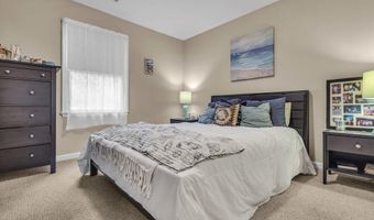 65 Pelican Dr, Bayville, NJ 08721
