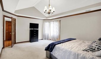 9015 Admirals Pointe Dr, Indianapolis, IN 46236