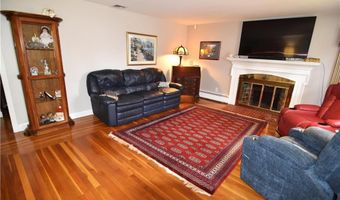 13 Cozy Ln, Cumberland, RI 02864