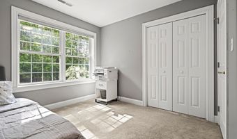 60 Camelot Dr, Bedford, NH 03110