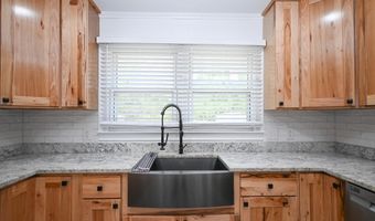 608 Academy St, Batesburg, SC 29006