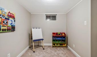 4406 ROUNDHILL Rd, Alexandria, VA 22310