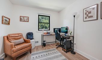 3662 VACATION Ln, Arlington, VA 22207