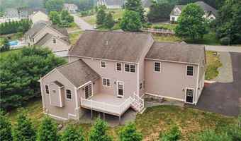 14 Longbrook Dr, Cumberland, RI 02864