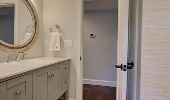 18 Sylvan Ter, Newport, RI 02840
