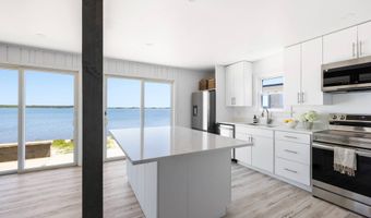 154 Shore Dr E, Amagansett, NY 11930