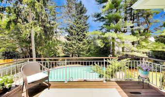4238 50TH St NW, Washington, DC 20016