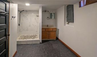 301 Giles Pl, Albert Lea, MN 56007