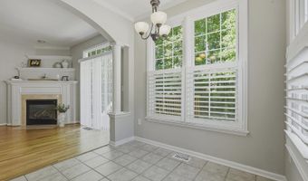1748 Town Home Dr, Apex, NC 27502